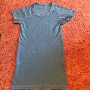 Lululemon T-shirt